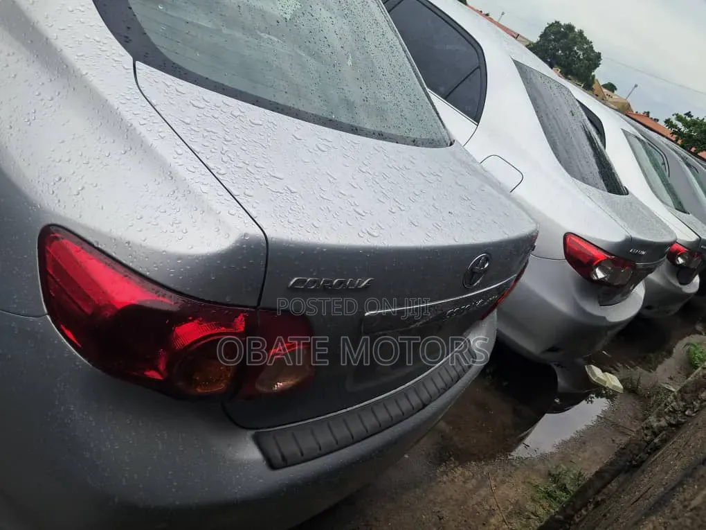 Toyota Corolla 2010 Silver