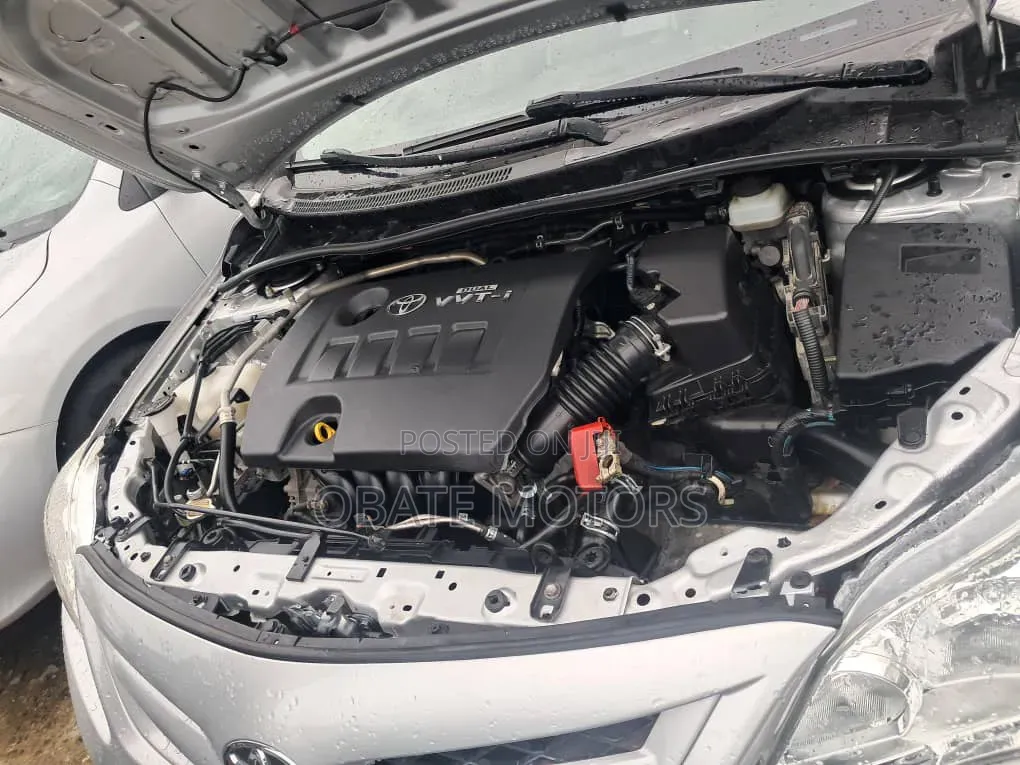 Toyota Corolla 2010 Silver