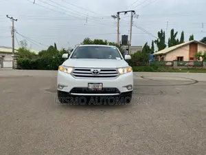Toyota Highlander Limited 2012 White