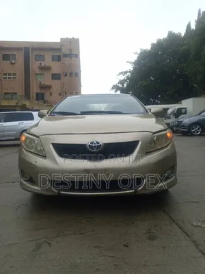 Toyota Corolla 2010 Gold
