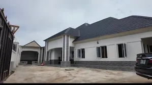 4bdrm Bungalow in Oron Road (Atakpa,, Uyo for sale