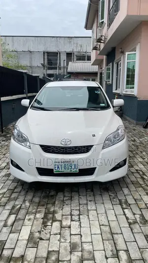 Toyota Matrix 2011 White