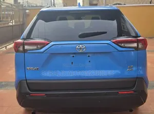 Toyota RAV4 LE AWD 2020 Blue