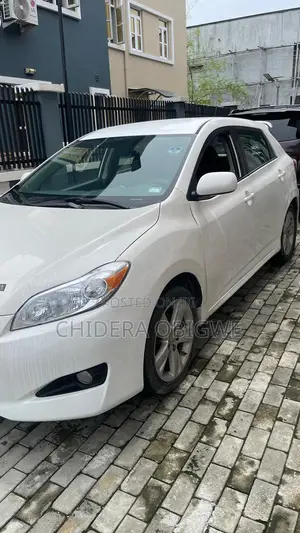 Toyota Matrix 2011 White