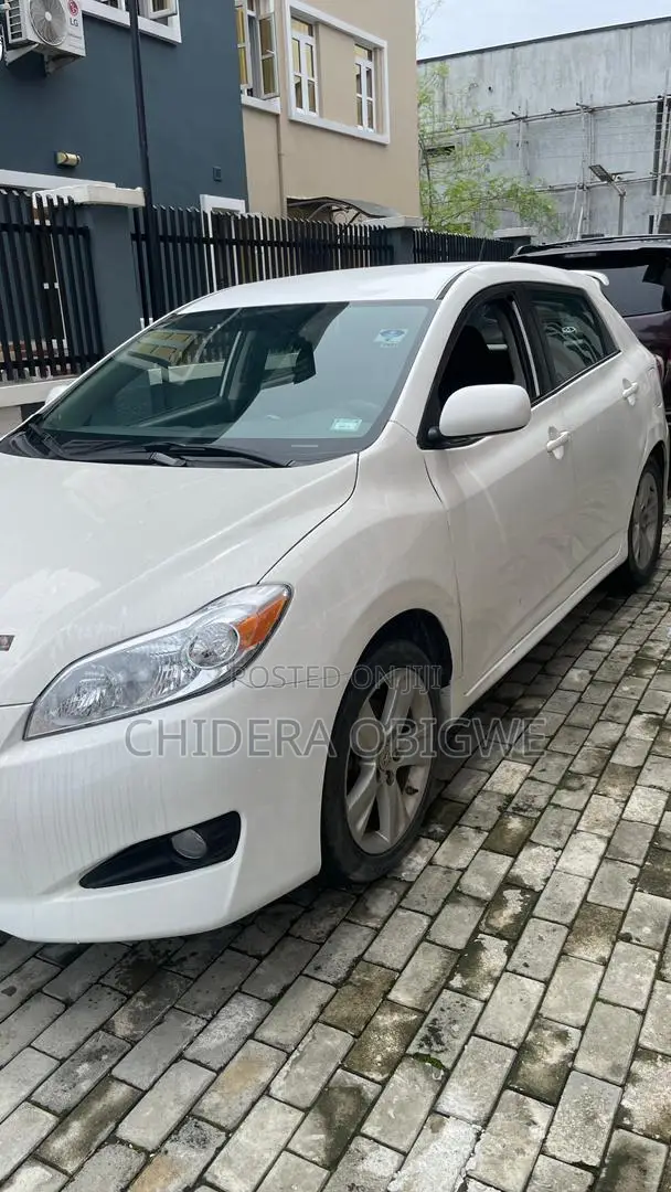 Toyota Matrix 2011 White