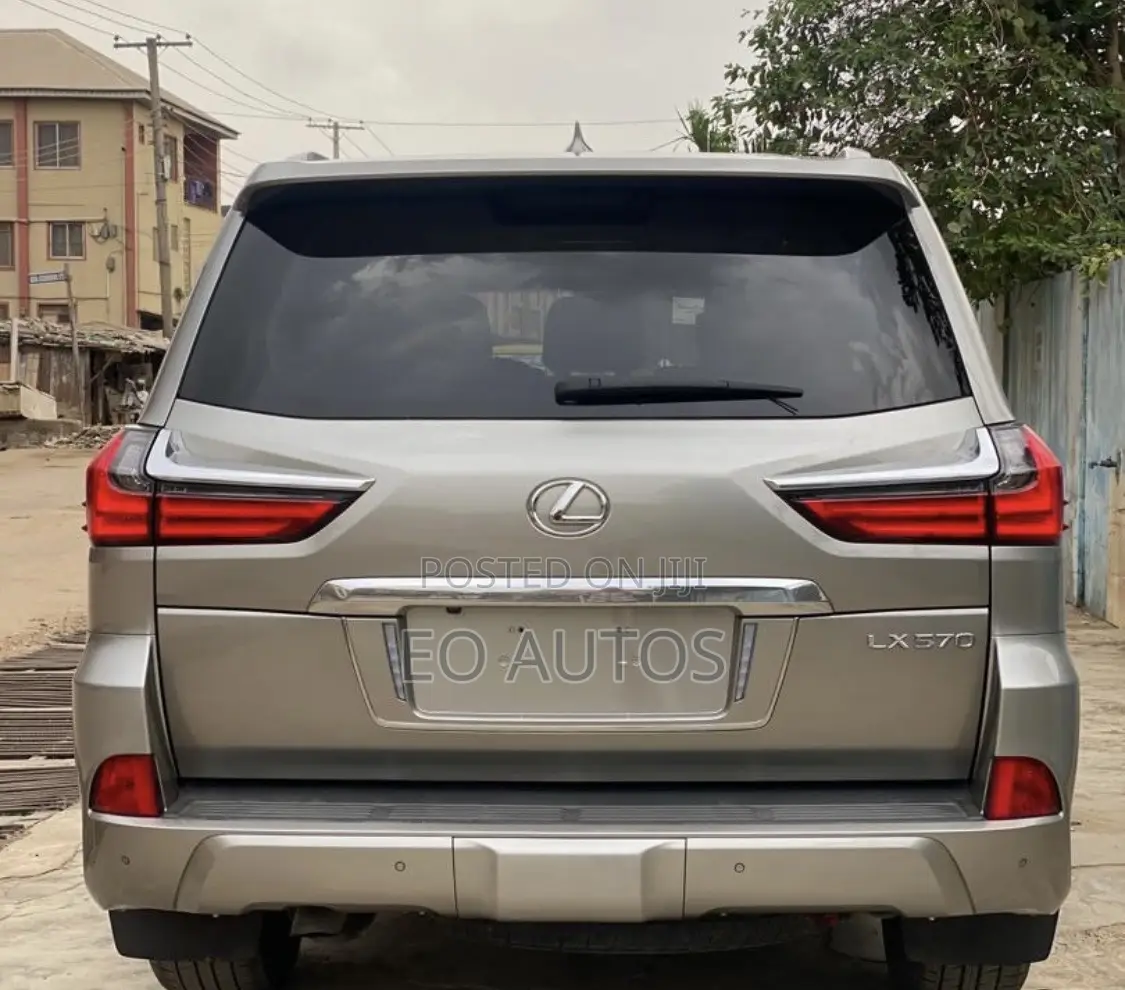 Lexus LX 570 AWD 2018 Silver
