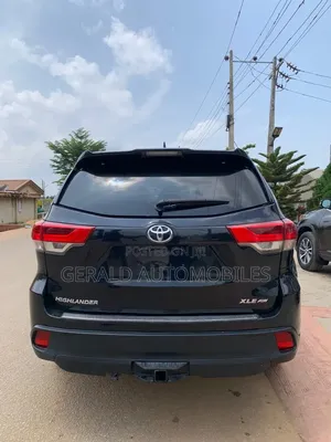 Toyota Highlander XLE 4x4 V6 (3.5L 6cyl 8A) 2017 Black