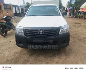 Toyota Hilux 2012 White
