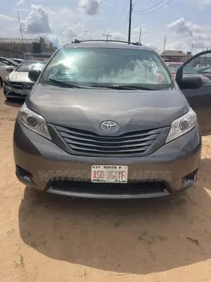 Toyota Sienna LE 8 Passenger 2011 Gray