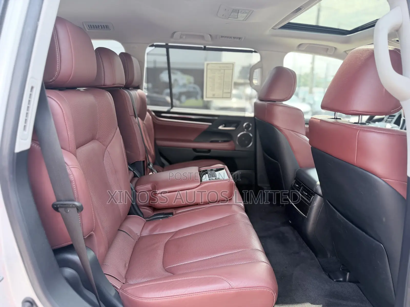 Lexus LX 570 AWD 2018 White