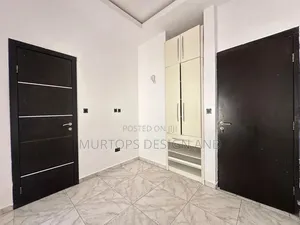 4bdrm Duplex in Chevron for rent
