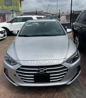 Hyundai Elantra SE Sedan FWD (2.0L 4cyl 6M) 2017 Silver