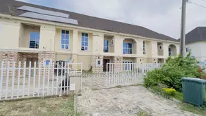 4bdrm Duplex in Lugbe District for sale