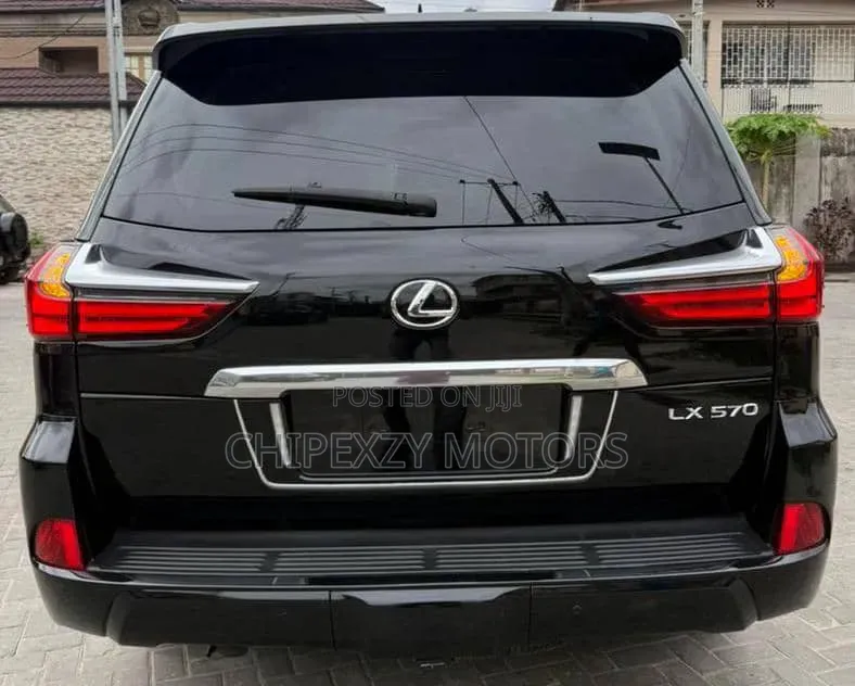 Lexus LX 2017 Black