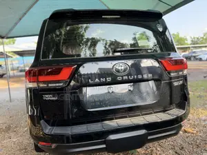 New Toyota Land Cruiser 2024 Black