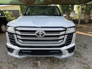 New Toyota Land Cruiser 2025 Gold