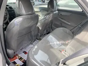 Toyota Corolla 2010 Silver