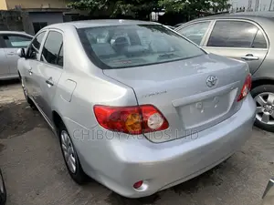 Toyota Corolla 2010 Silver