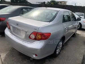 Toyota Corolla 2010 Silver