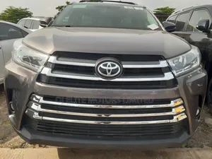 Toyota Highlander Limited Platinum 4x4 V6 (3.5L 6cyl 8A) 2018 Gray