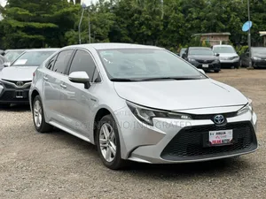 Toyota Corolla 2022 Silver
