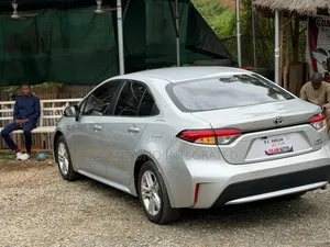 Toyota Corolla 2022 Silver