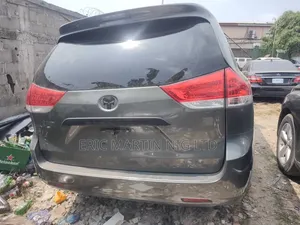 Toyota Sienna 2014 Gray
