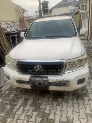 Toyota Land Cruiser 2015 White