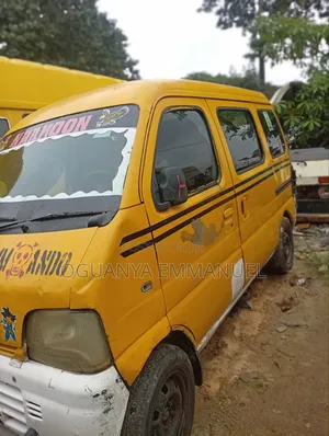Suzuki APV Minibus 2023 Yellow
