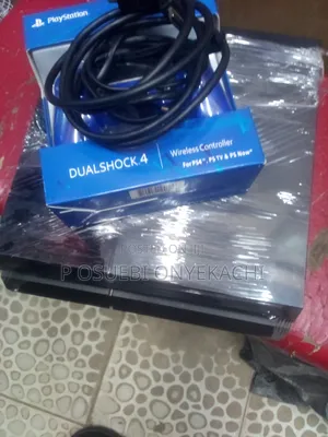 Ps4 Fat With One Pad and 9 Lastest Games Installed