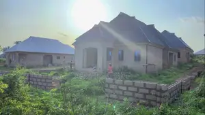 4bdrm House in Housing Estate for sale