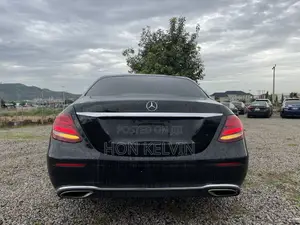 Mercedes-Benz E300 4Matic AWD Sedan (2.0L 4cyl 9A) 2017 Black