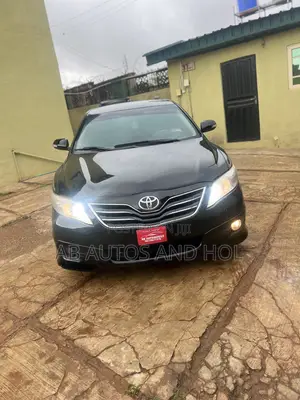 Toyota Camry SE 4dr Sedan (2.5L 4cyl 6AM) 2010 Black