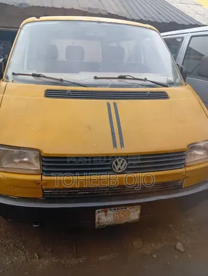 Volkswagen Transporter 1982 Yellow