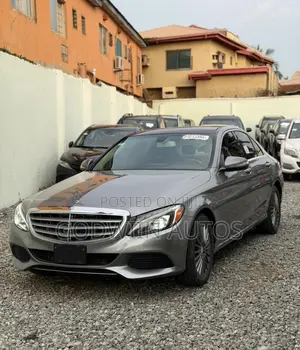 Mercedes-Benz C300 Luxury 4dr AWD 4Matic Sedan (2.0L 4cyl 7A) 2015