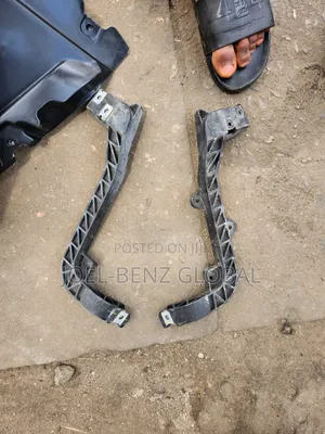 Gle450 2018 Headlight Clips