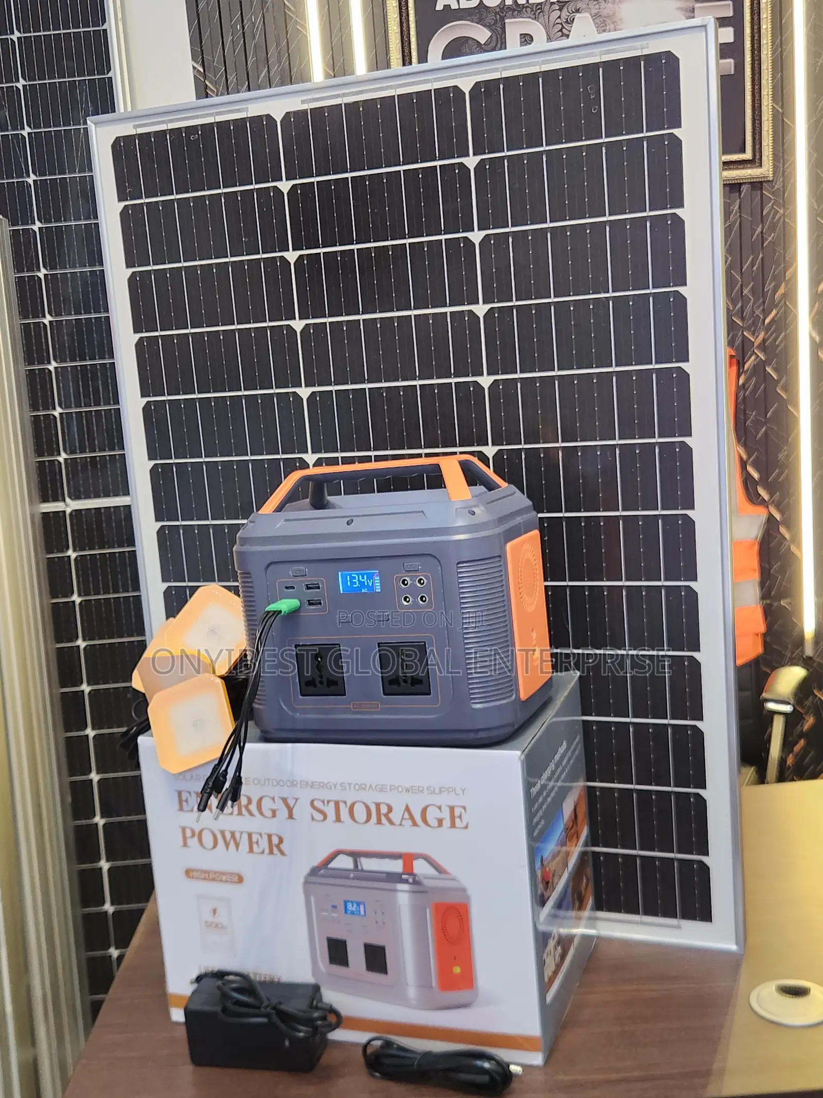Foldable Energy Backup Solution With Solar Charging