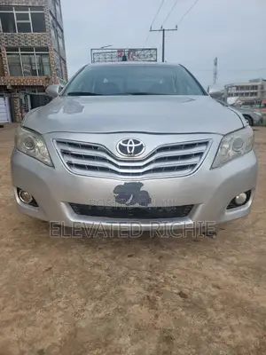 Toyota Camry 2009 Silver