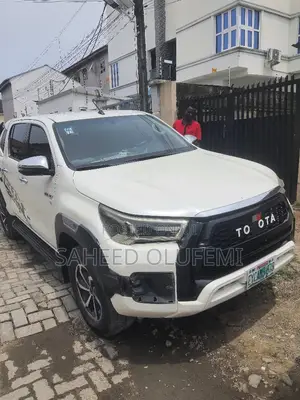 Toyota Hilux 2019 White