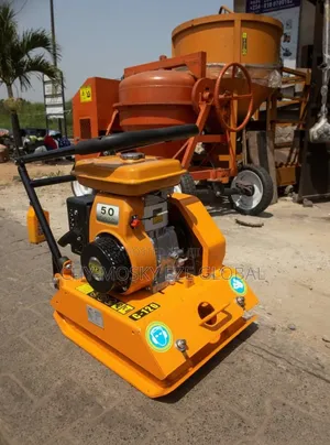 Plate Compactor Machine (Petrol Engine C-120/120kg)