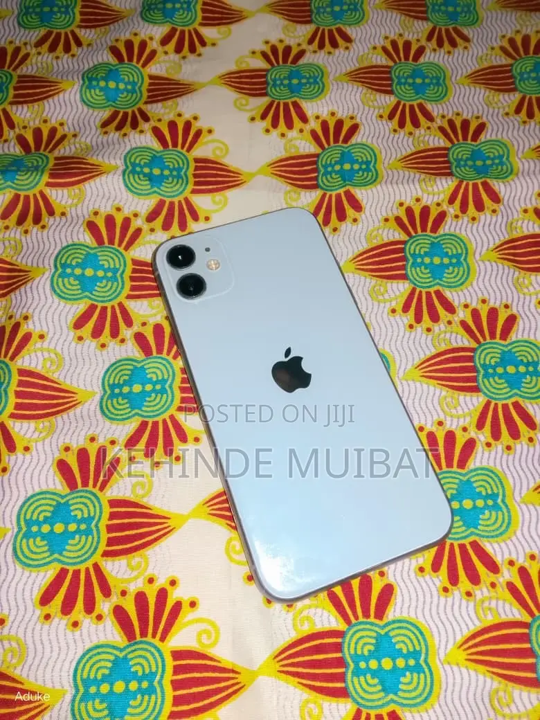 Apple iPhone 11 64 GB Gray