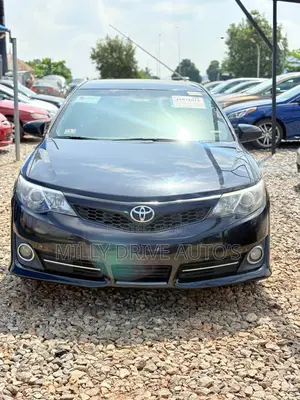 Toyota Camry SE 4dr Sedan (2.5L 4cyl 6A) 2013 Black