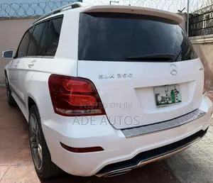 Mercedes-Benz GLK-Class Base GLK 350 4dr AWD 4MATIC (3.5L 6cyl 7A) 2015