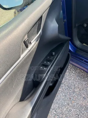 Toyota Camry 2018 Blue