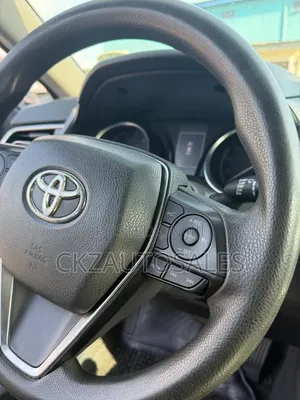 Toyota Camry 2018 Blue
