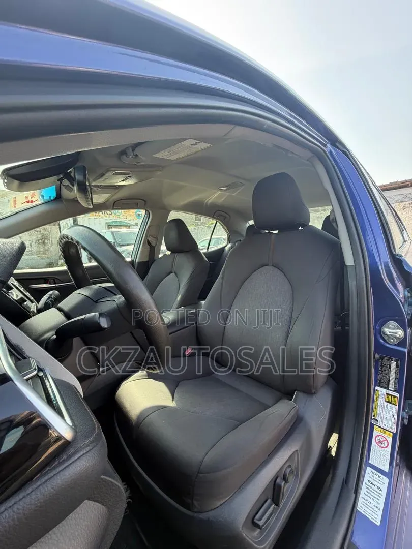 Toyota Camry 2018 Blue