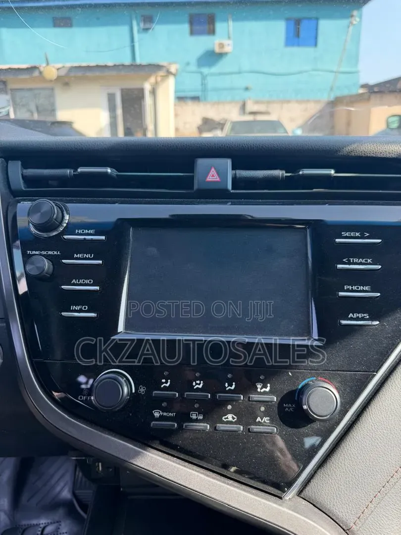 Toyota Camry 2018 Blue