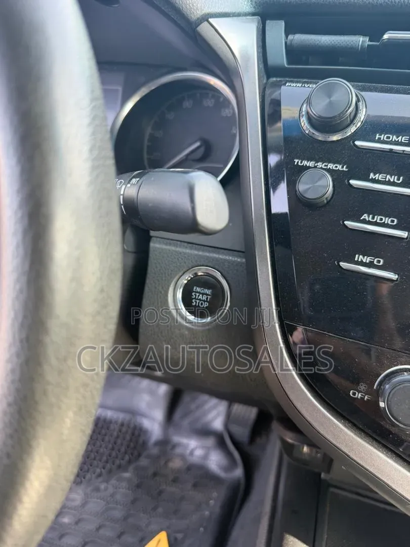 Toyota Camry 2018 Blue