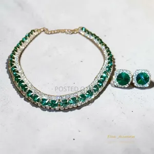 Luxury Green Necklace and Earrings Set