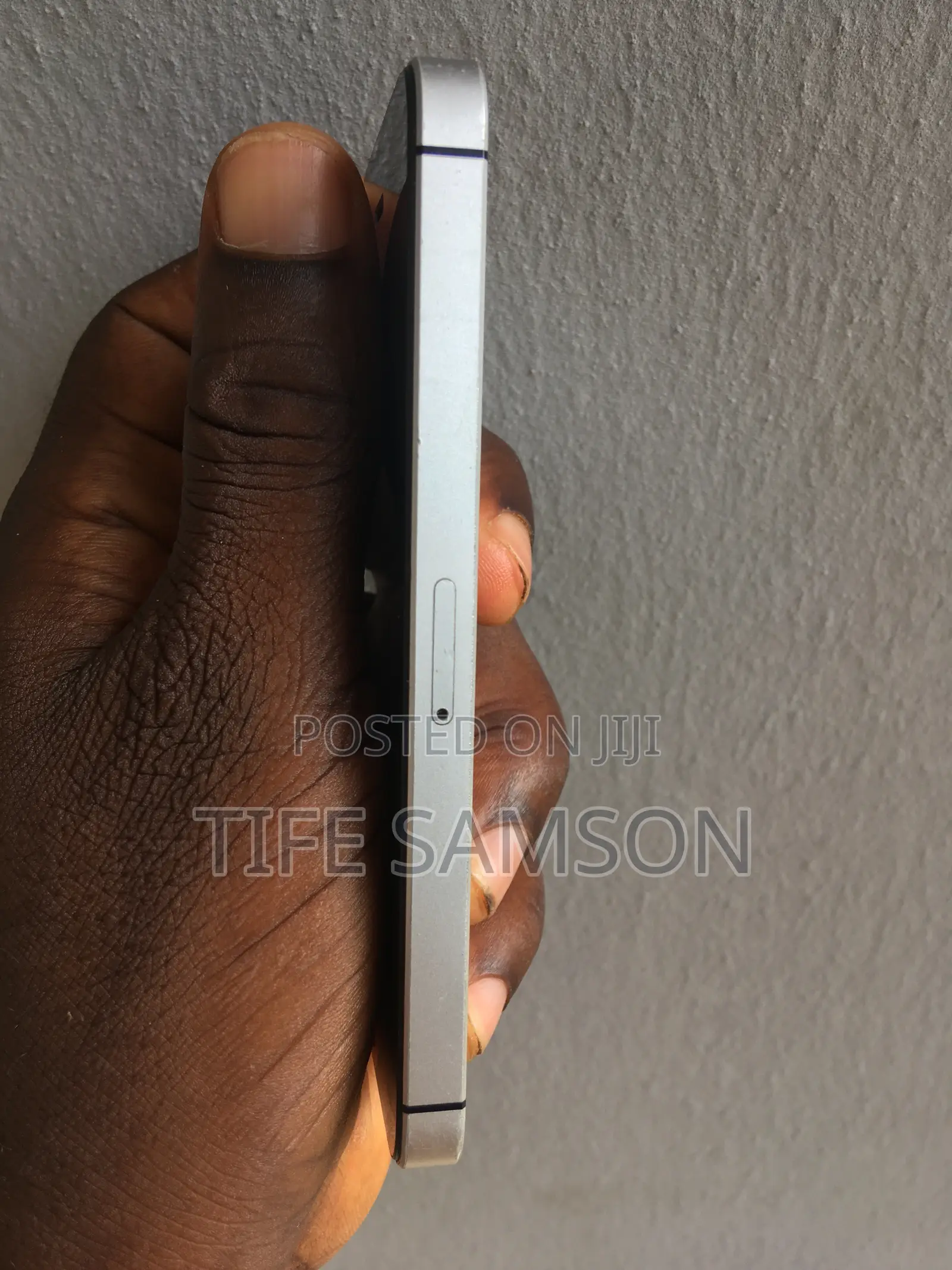Apple iPhone SE 32 GB Silver